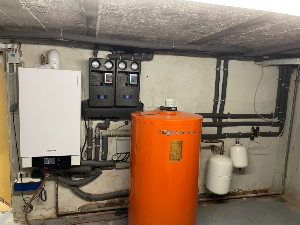 Austausch Gasbrennwertheizung 1. Nachher - Meisterbetrieb Anlagenbau Altiparmak GmbH