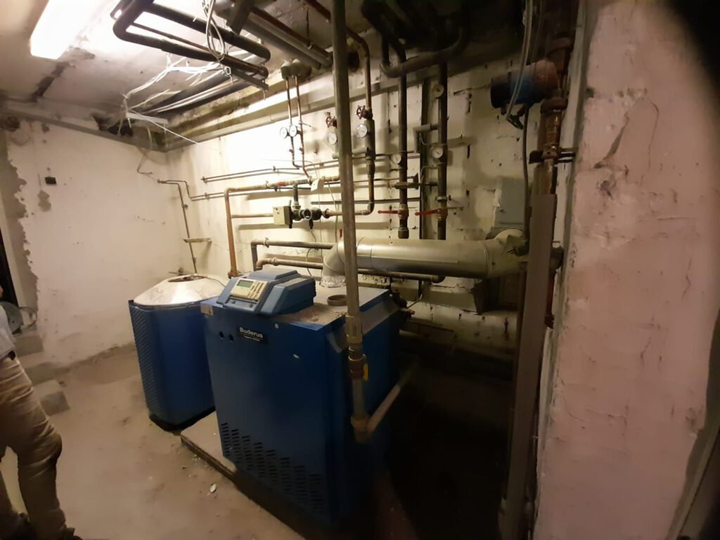 Anlagentausch einer alten Gasanlage gegen eine Fernwärmestation - Meisterbetrieb Anlagenbau Altiparmak GmbH